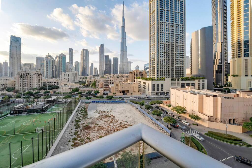 Apartment Elegance Above The Skyline Furnished 2-br With Direct Burj Khalifa Panoramas By Petals Homes *